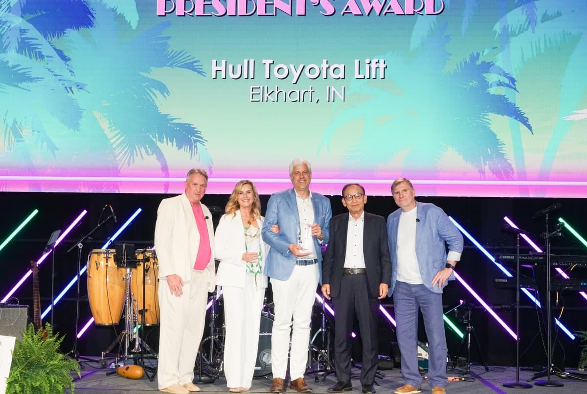 2025 Presidents Award Hull